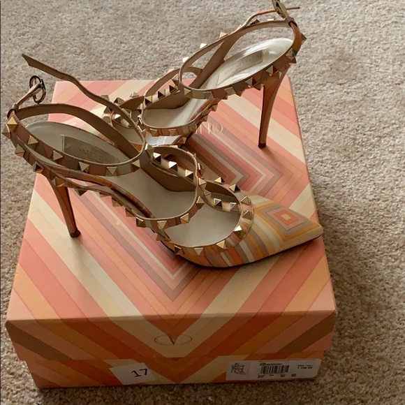 Valentino Studded Heals. - Picture 2 of 5